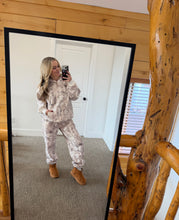 Load image into Gallery viewer, White Camo Set