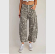 Load image into Gallery viewer, Paisley Denim / Vintage Army