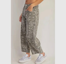 Load image into Gallery viewer, Paisley Denim / Vintage Army