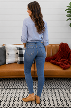Load image into Gallery viewer, Makena Skinny Crop Jeans