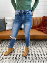 Load image into Gallery viewer, Hailee Skinny Jeans